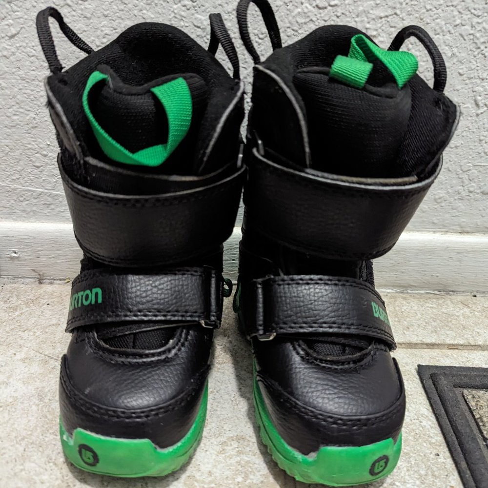 Burton Grom Snowboard boots size 7C